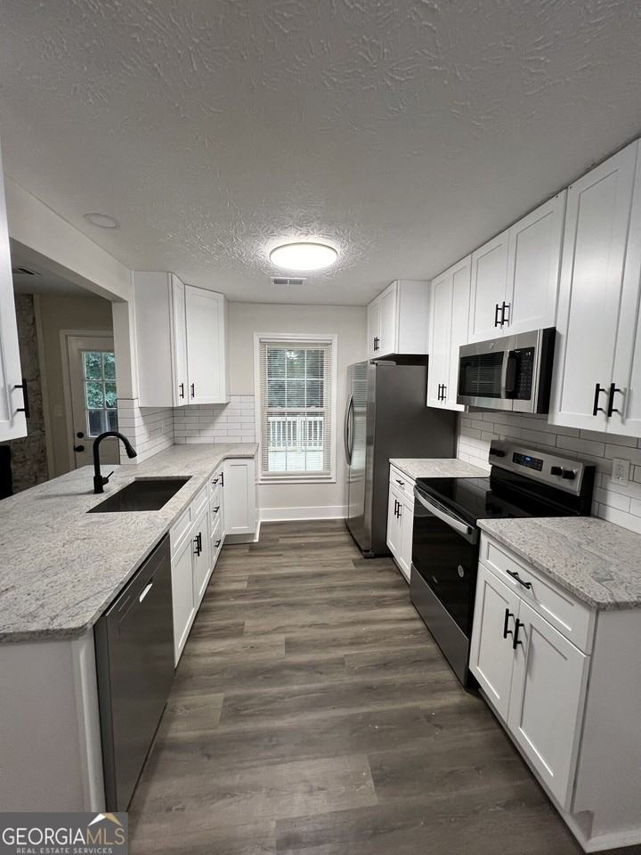 403 Deergrass Trl - Photo 5 of 17