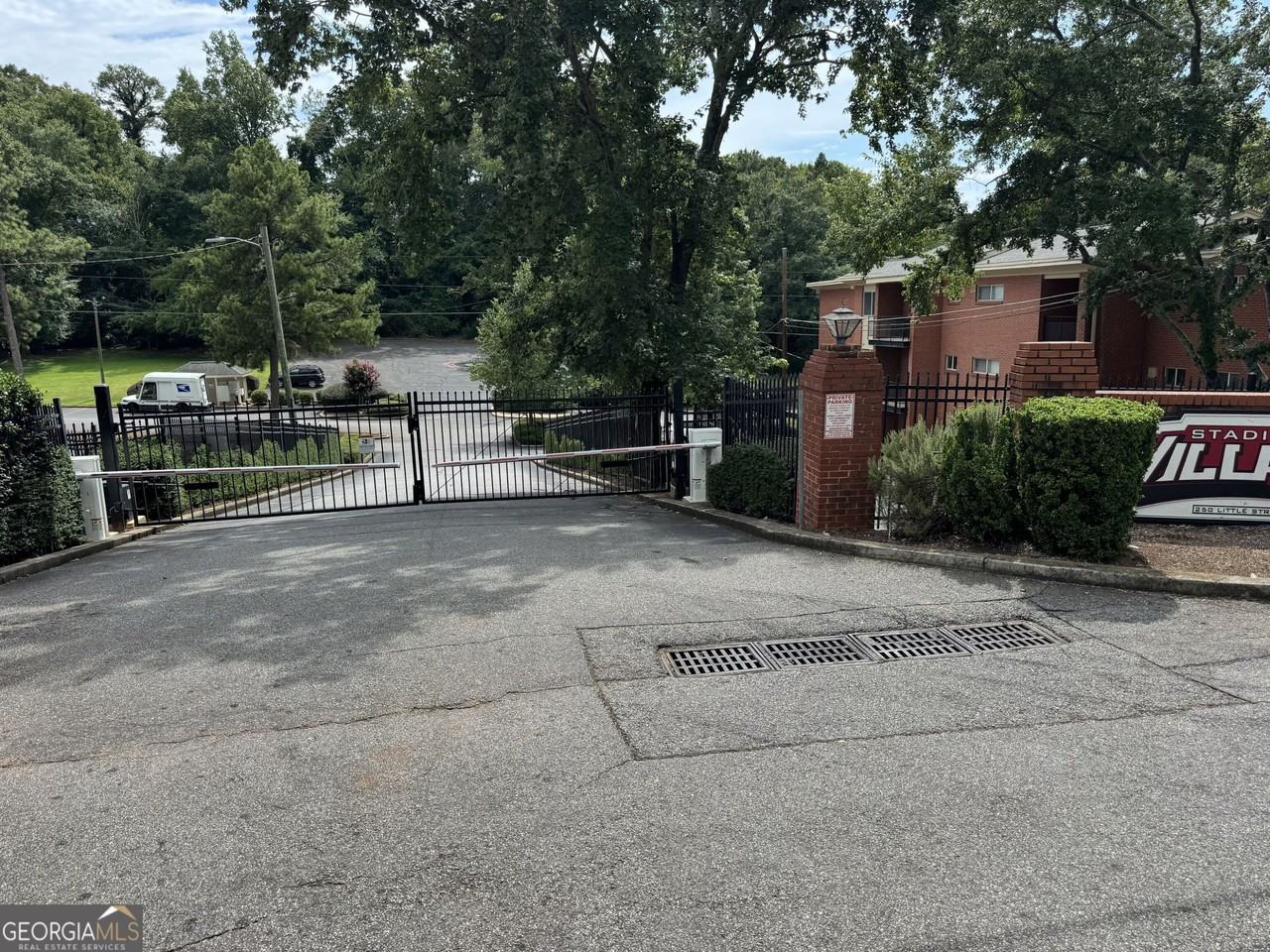 250 Little St #C303