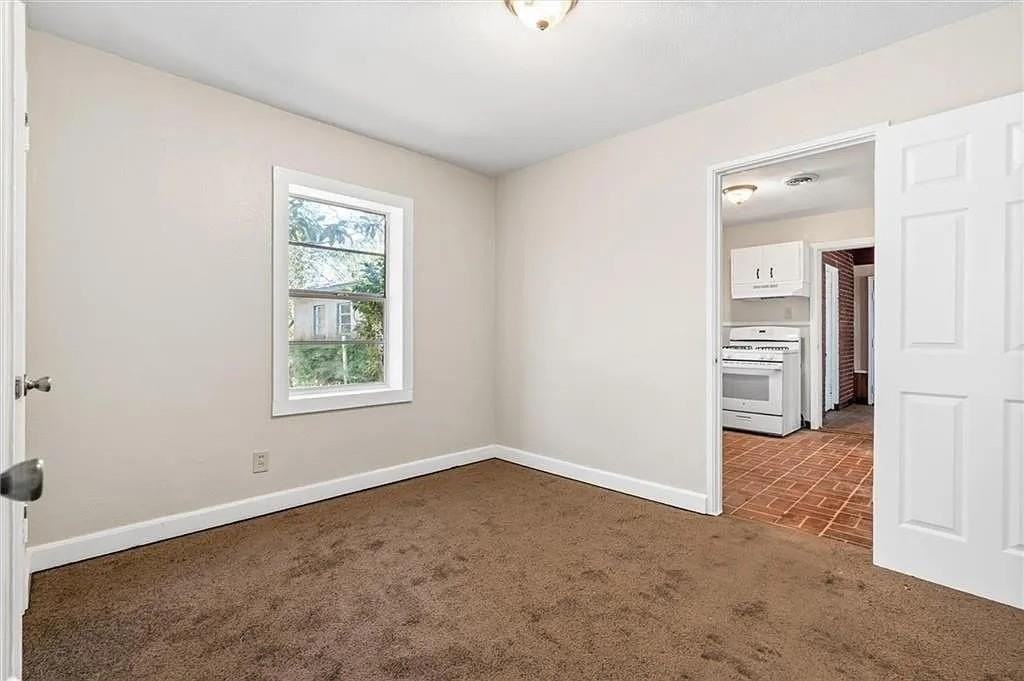 1575 Marengo Dr - Photo 4 of 11
