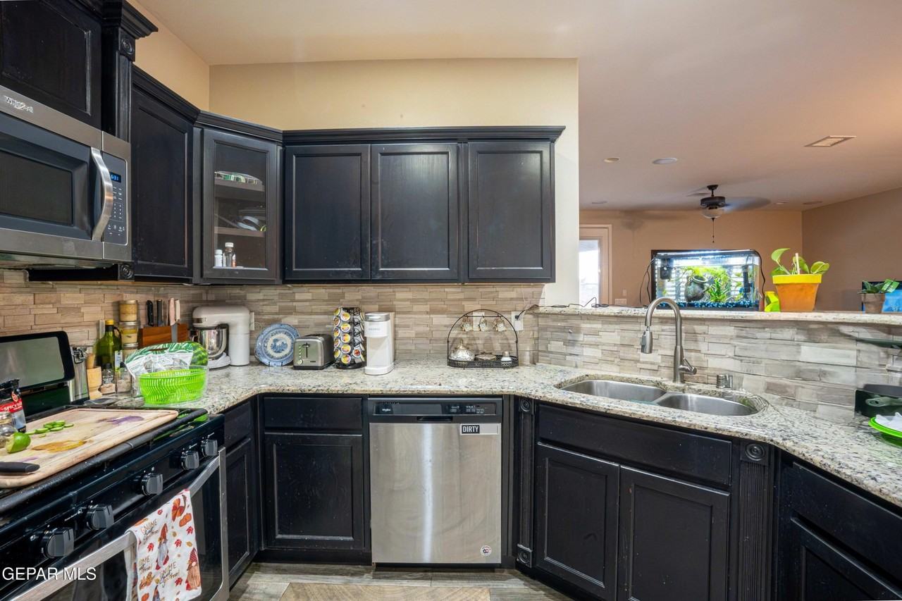 14820 Boer Trail Ave - Photo 4 of 24