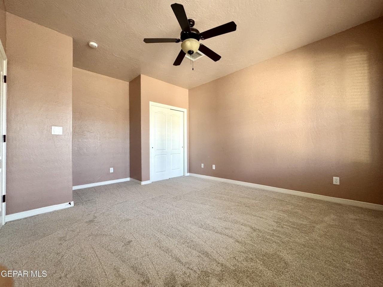 5429 Pedro Lucero Dr - Photo 7 of 44
