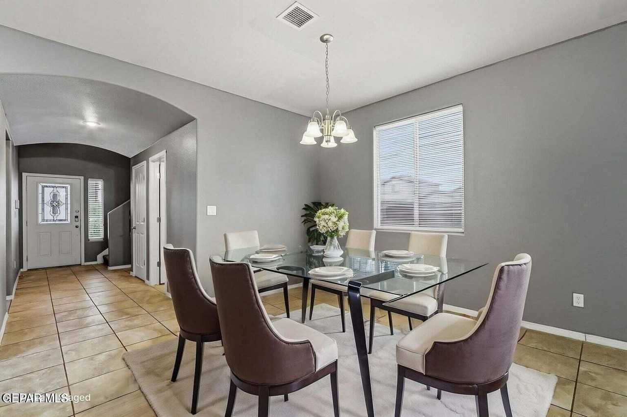 14625 Lipizzan Ct - Photo 5 of 32