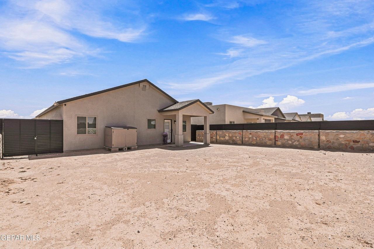13689 Flora Vista Ave - Photo 5 of 44