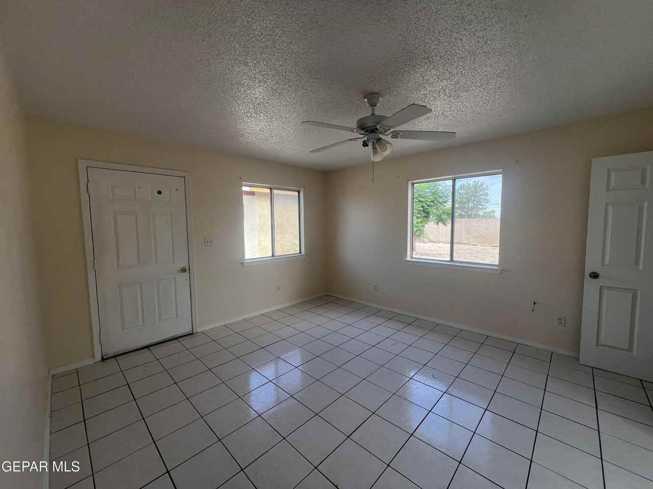 1008 Antonio St #REAR - Photo 4 of 11