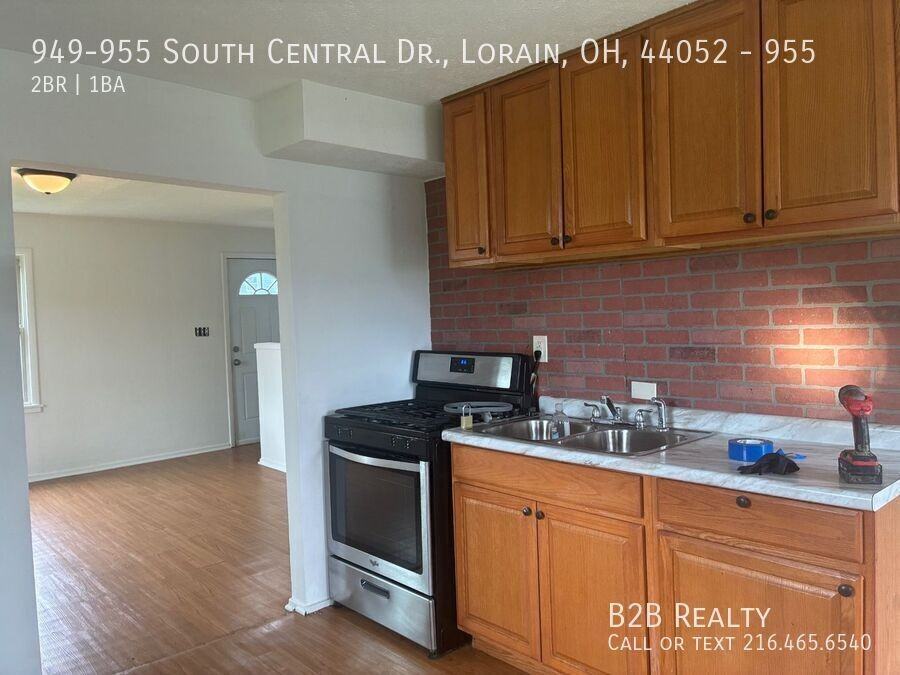949-955 South Central Dr., Lorain, OH, 44052 #955 - Photo 7 of 22