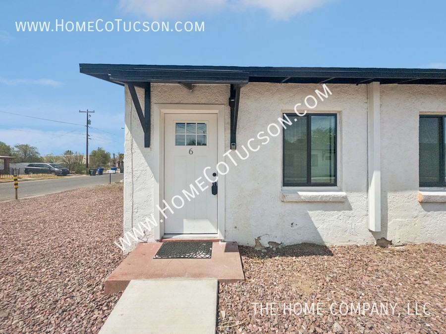 2714 N Hopi Pl #6 - Photo 6 of 36