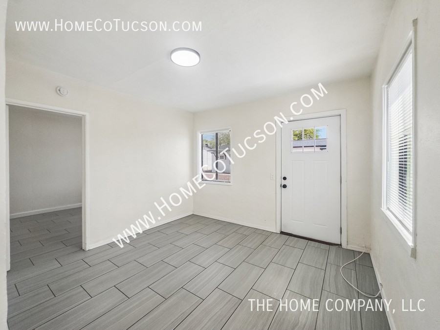 2714 N Hopi Pl #6 - Photo 7 of 36