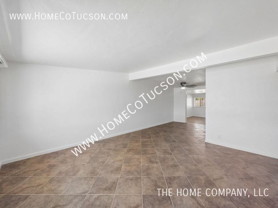 6150 E 32nd St - Photo 4 of 35