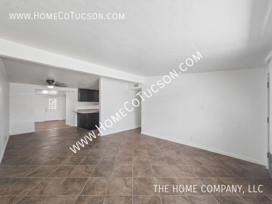 6150 E 32nd St - Photo 5 of 35
