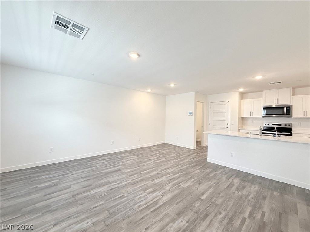 9844 Maple Pass Ave - Photo 5 of 27