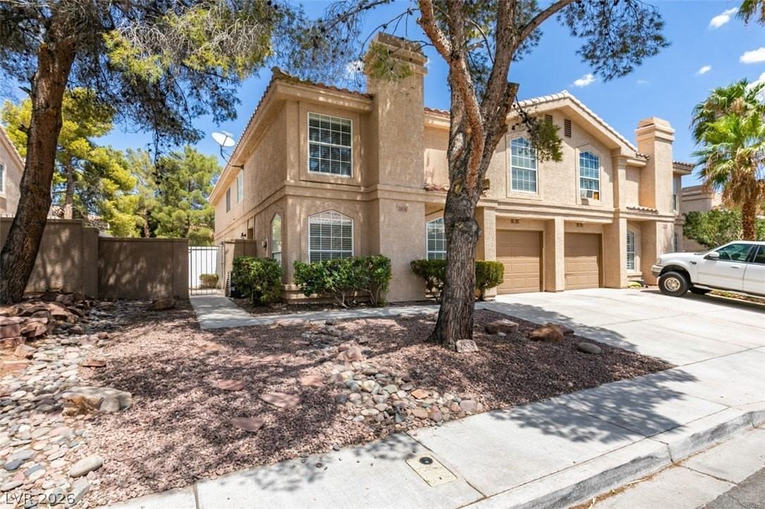 2838 Dawn Crossing Dr - Photo 3 of 40