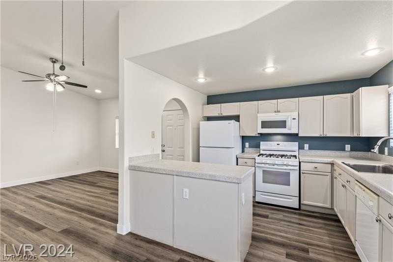 352 Amber Pine St #201 - Photo 6 of 22