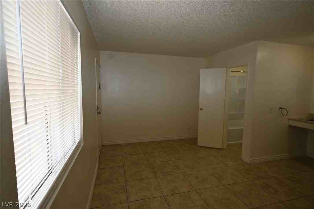 303 Eastminister Ct #2 - Photo 6 of 11