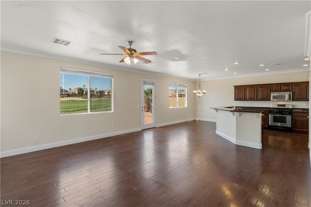 405 Foster Springs Rd - Photo 5 of 33