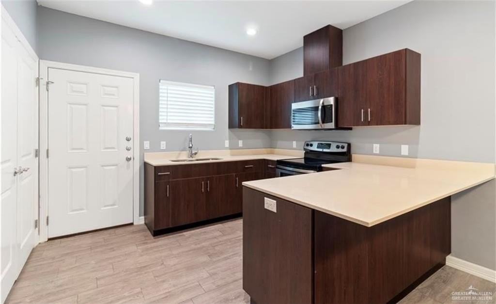 1720 W Taft St #4 - Photo 3 of 20