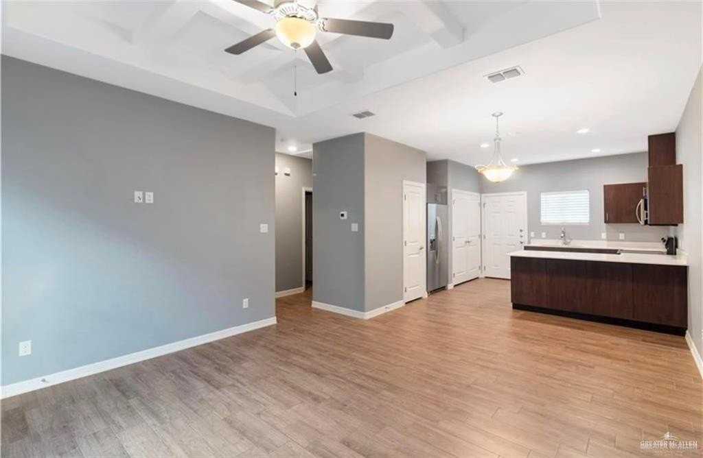 1720 W Taft St #4 - Photo 6 of 20