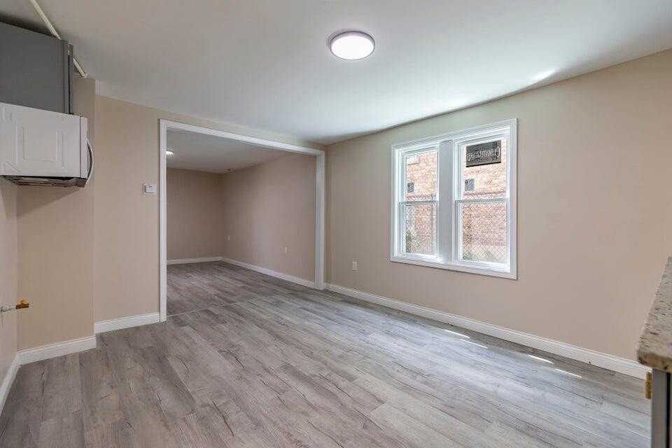 2604 Schrage Ave - Photo 5 of 15