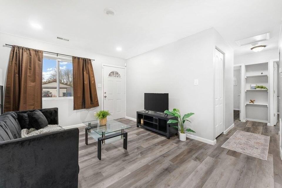 4138 W 20th Ave - Photo 3 of 15