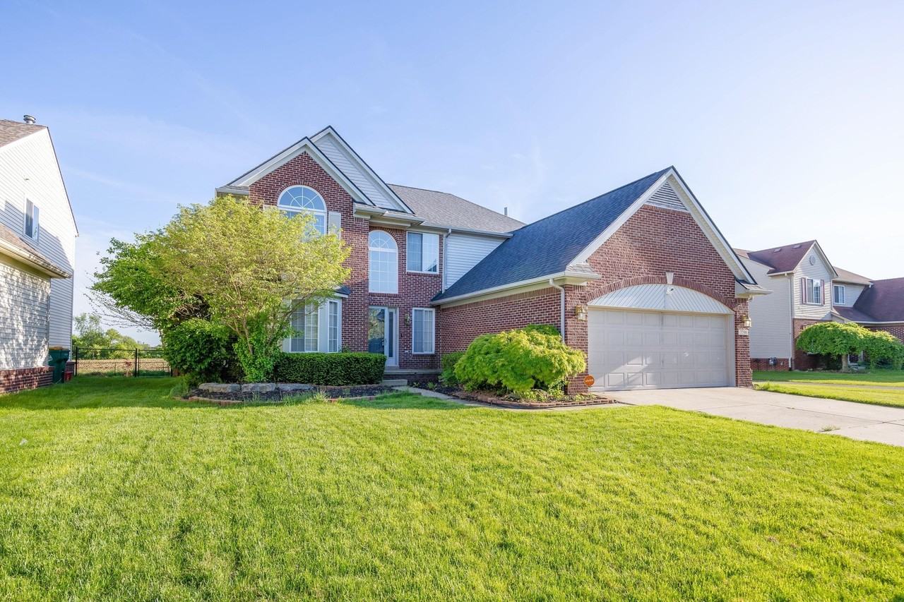 7798 Greene Farm Dr - Photo 2 of 50