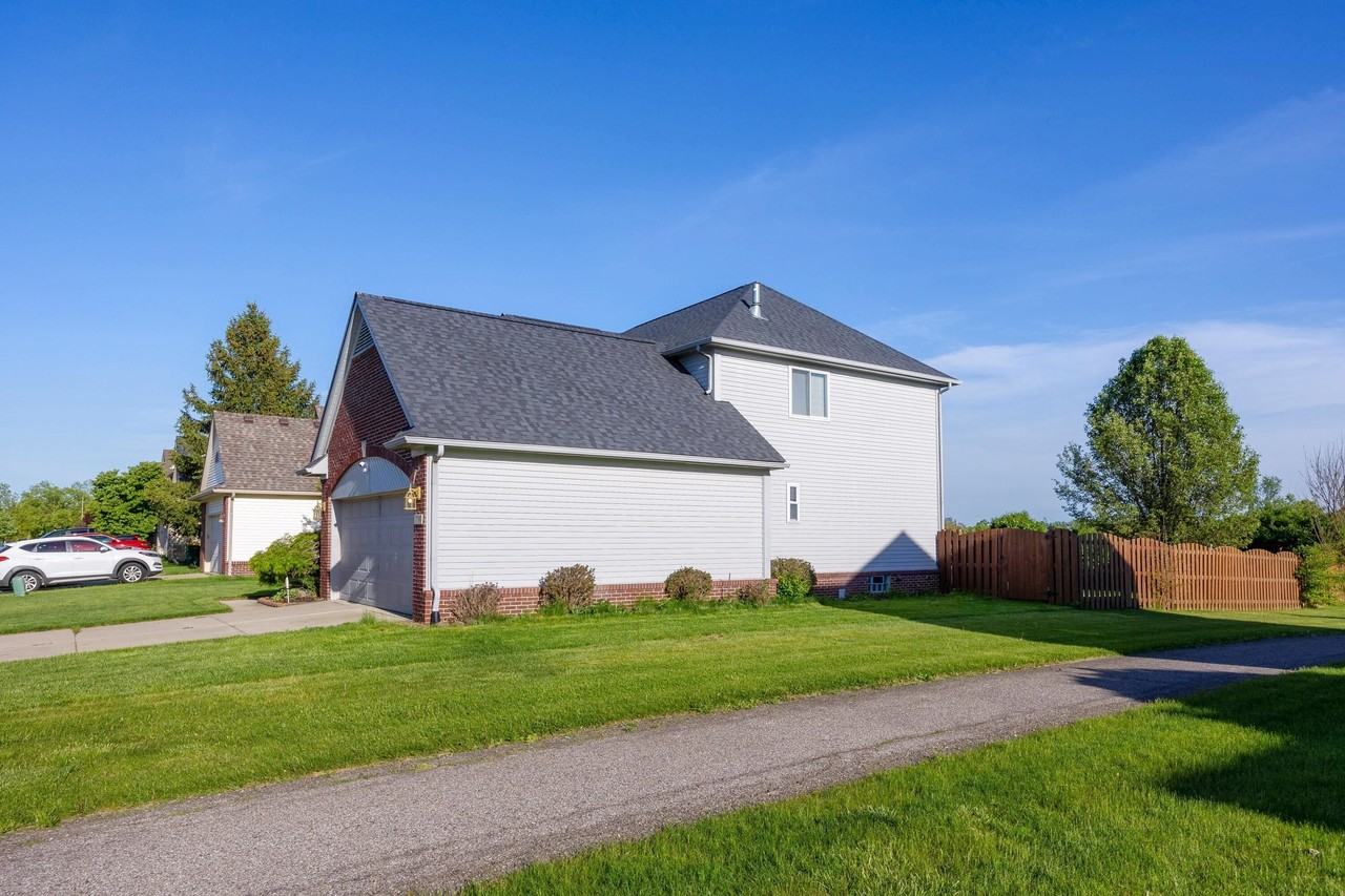 7798 Greene Farm Dr - Photo 4 of 50