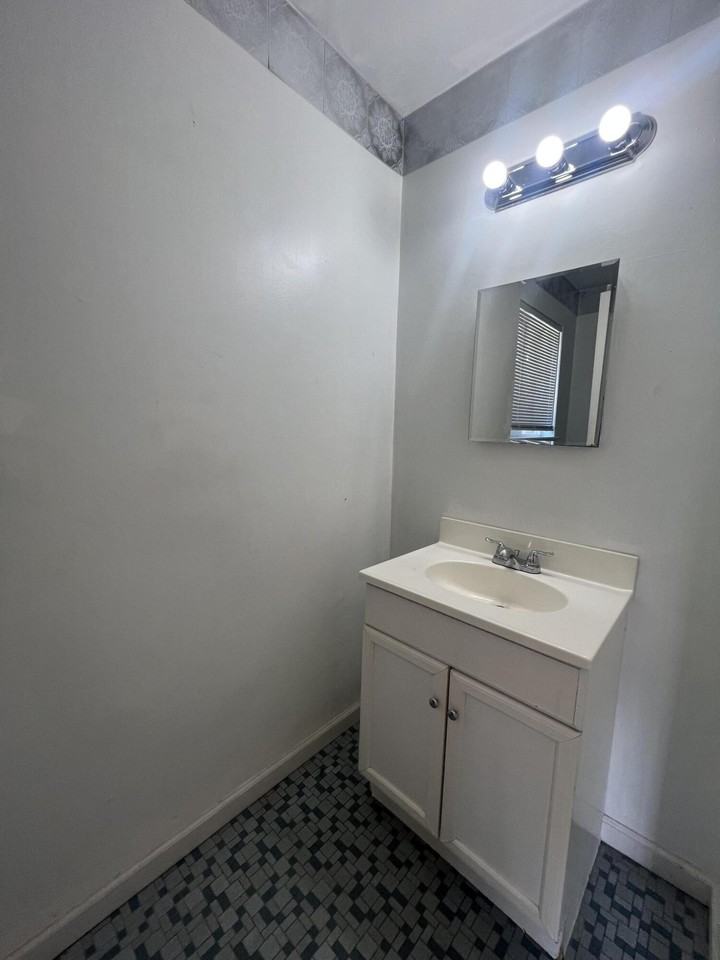 3750 W Buena Vista St - Photo 3 of 24