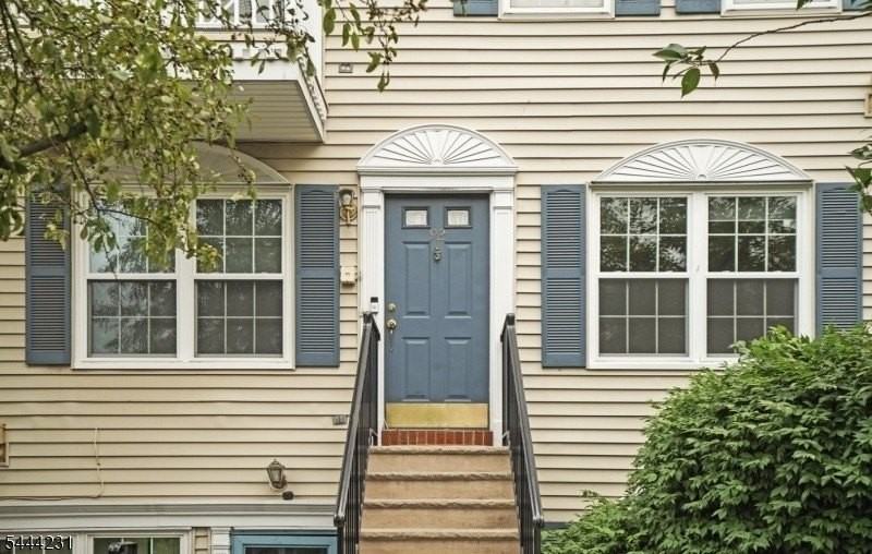 92 Callahan Ct - Photo 2 of 38