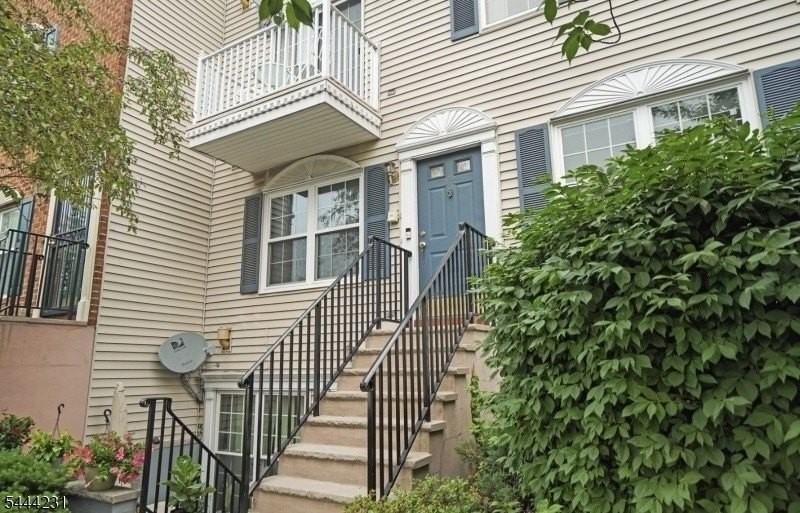 92 Callahan Ct - Photo 6 of 38