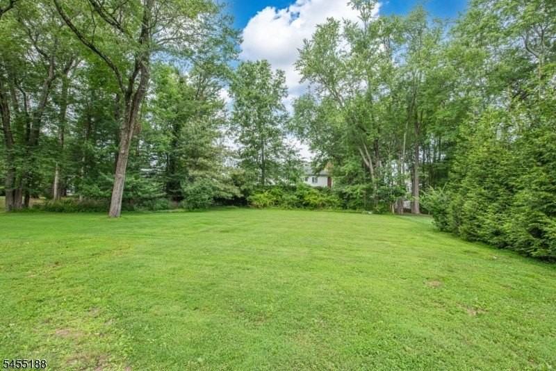 11 Jay Rd - Photo 2 of 21