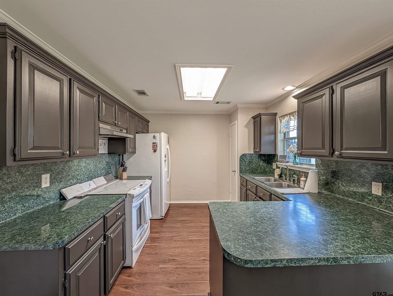 103 Clearview Dr - Photo 3 of 18