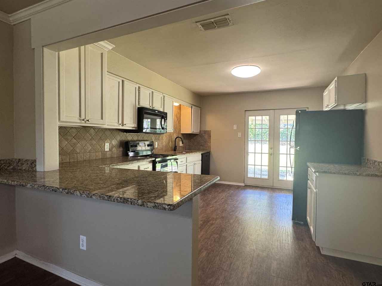 8414 Cambridge Rd - Photo 5 of 22