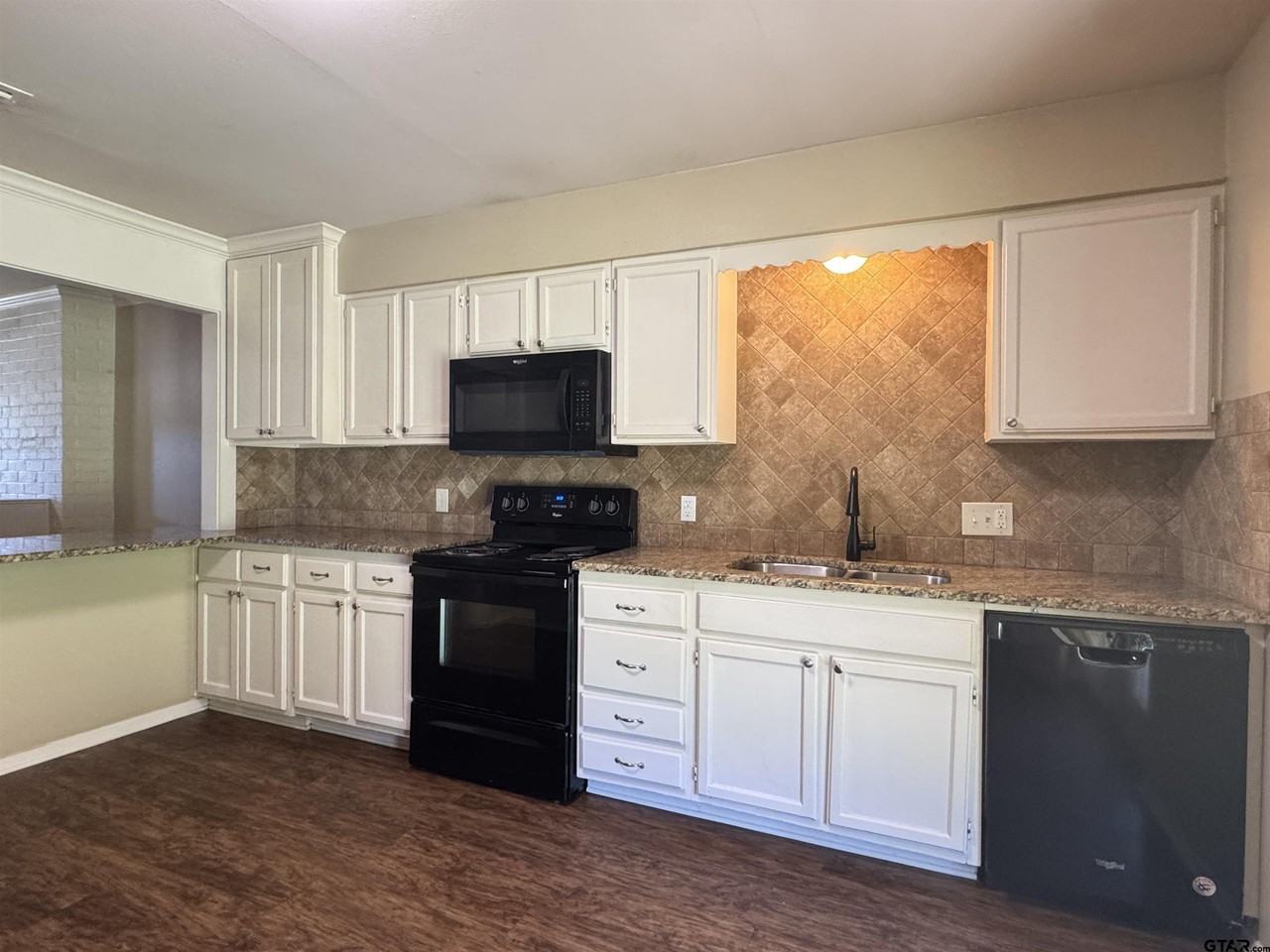 8414 Cambridge Rd - Photo 6 of 22