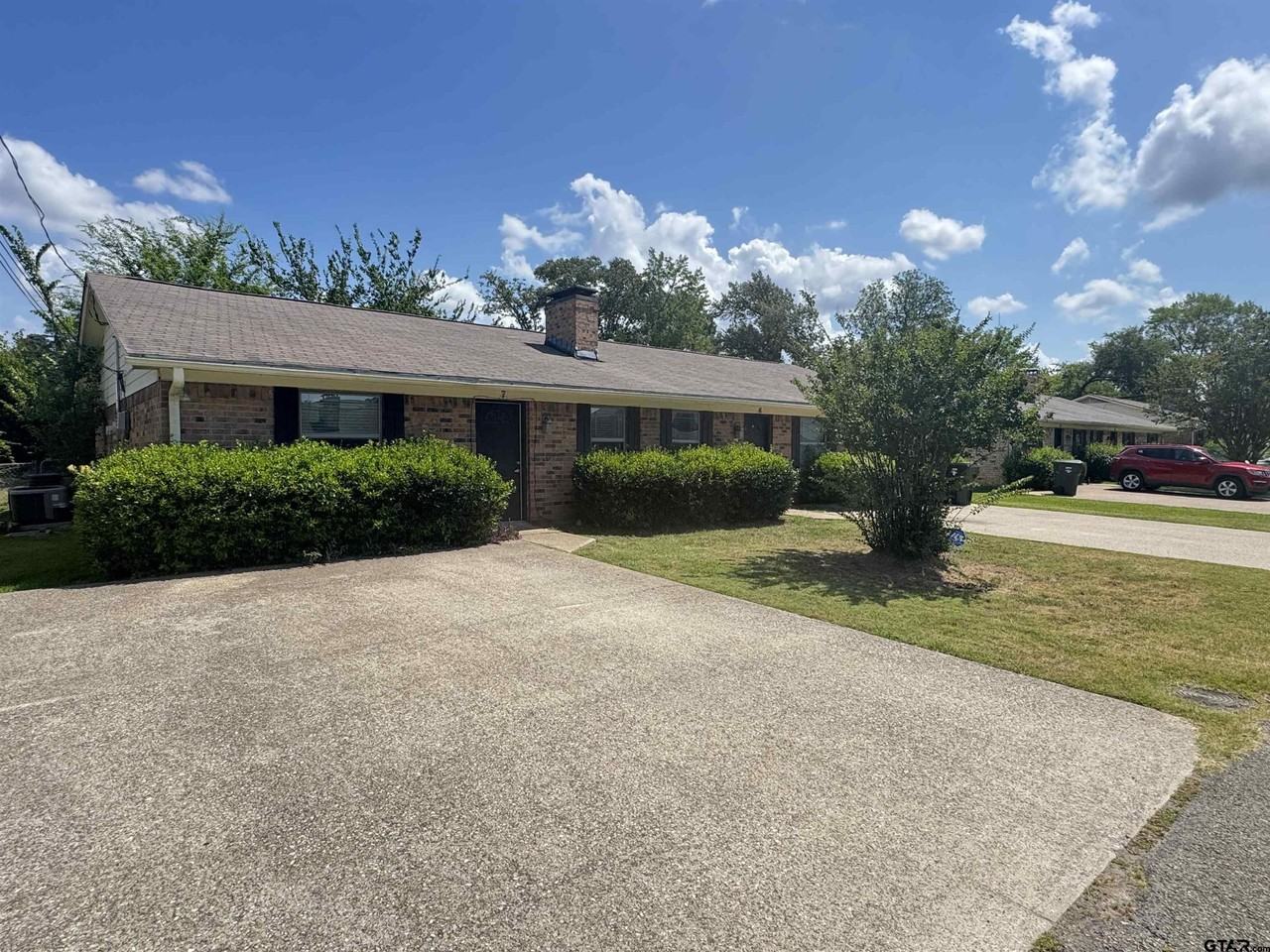 8414 Cambridge Rd - Photo 2 of 19