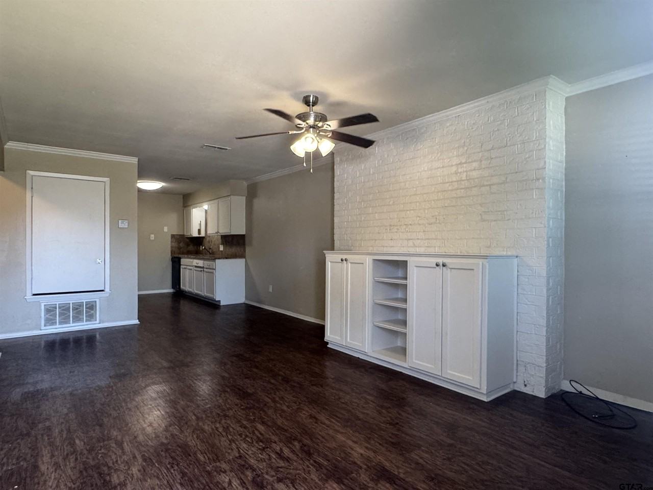 8414 Cambridge Rd - Photo 4 of 19