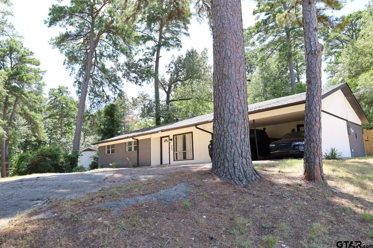 403 Wildwood Dr - Photo 3 of 24