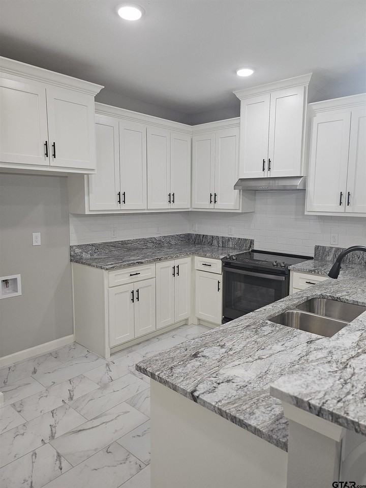 1399 W 2nd St - Photo 7 of 11