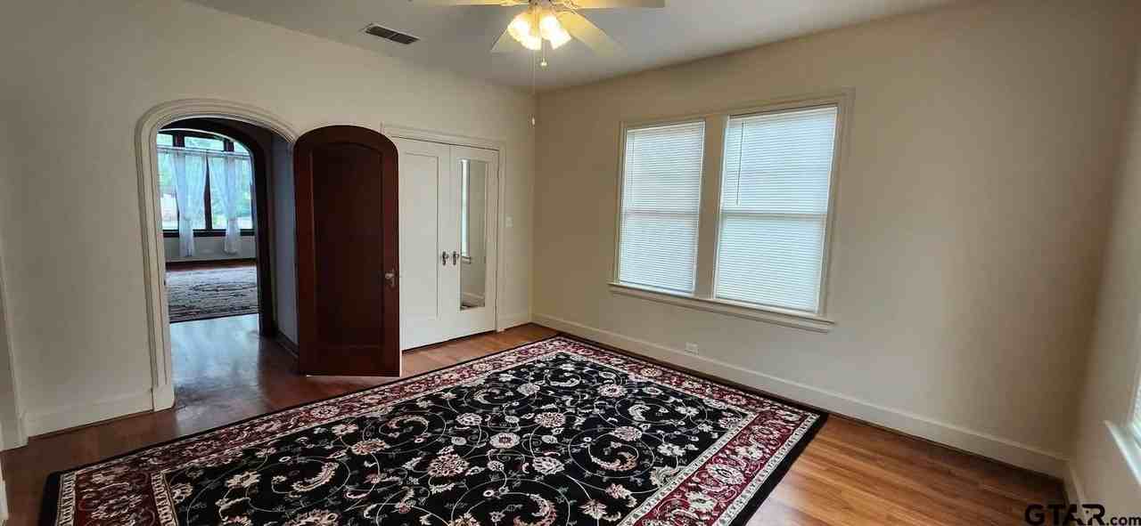 314 Mockingbird Ln - Photo 4 of 8