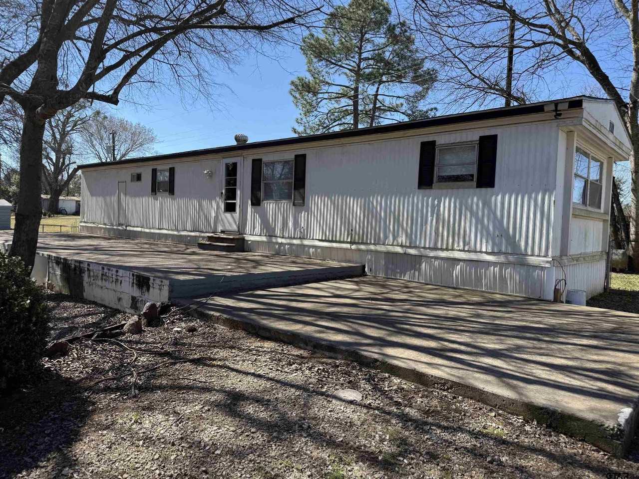 11424 Crestview Ln - Photo 2 of 11