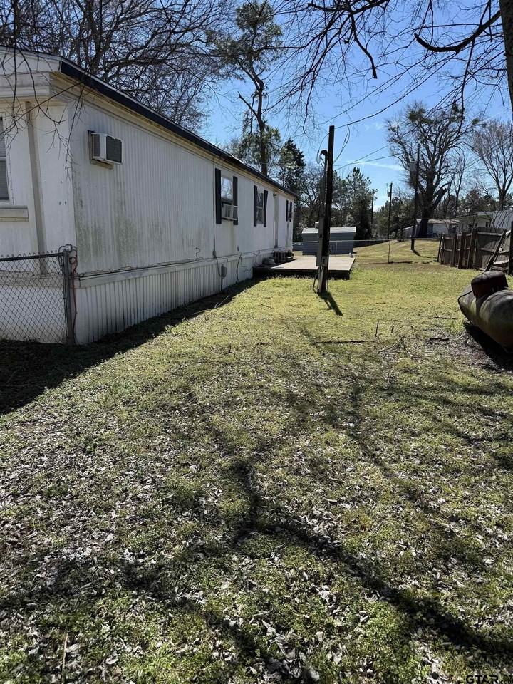 11424 Crestview Ln - Photo 3 of 11