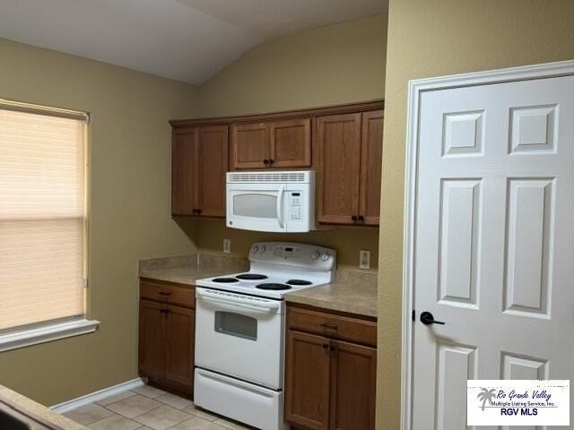 3091 Duck Pond Dr - Photo 6 of 27