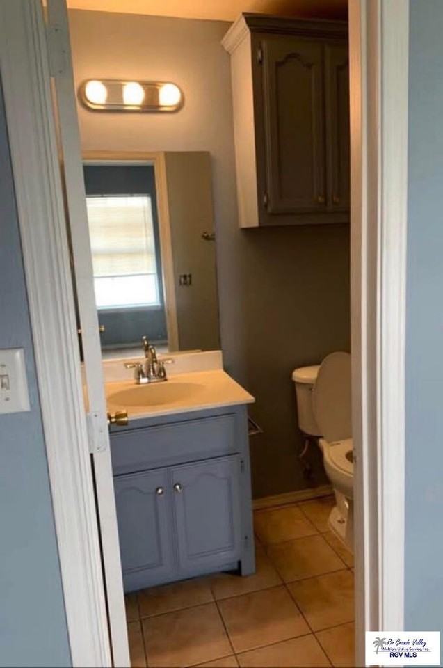 1405 W Carmen Ave - Photo 5 of 8