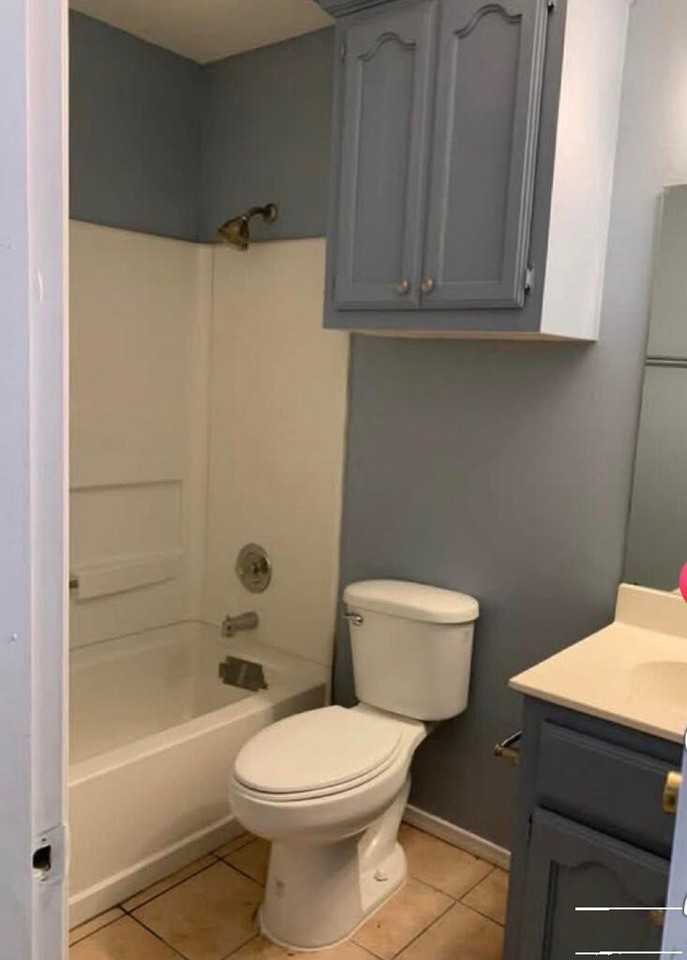 1405 W Carmen Ave - Photo 6 of 8