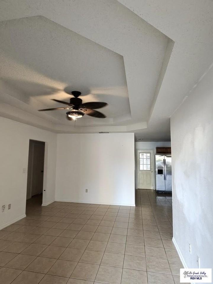2816 Avila St - Photo 2 of 11