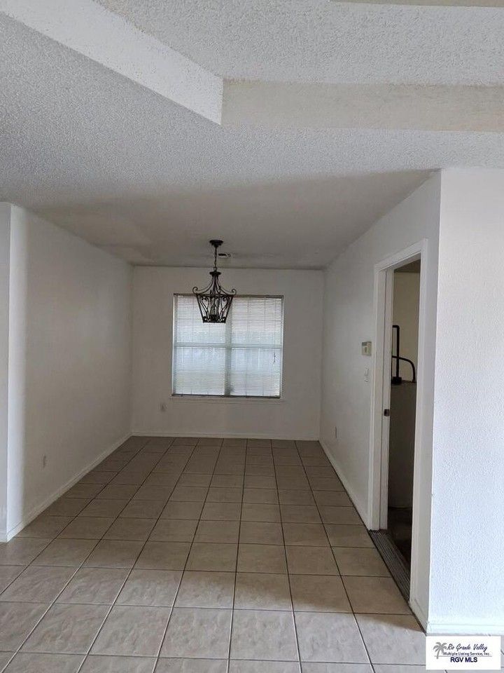 2816 Avila St - Photo 3 of 11