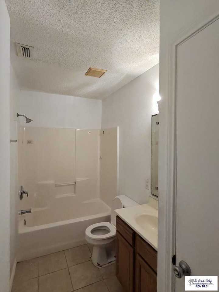 2816 Avila St - Photo 6 of 11