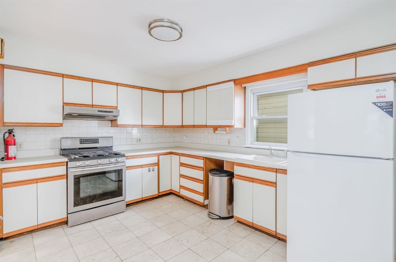304 Columbia Ave #1 - Photo 7 of 14