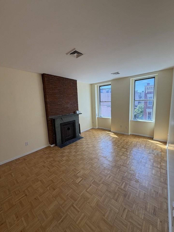 348 Grove St - Photo 4 of 17