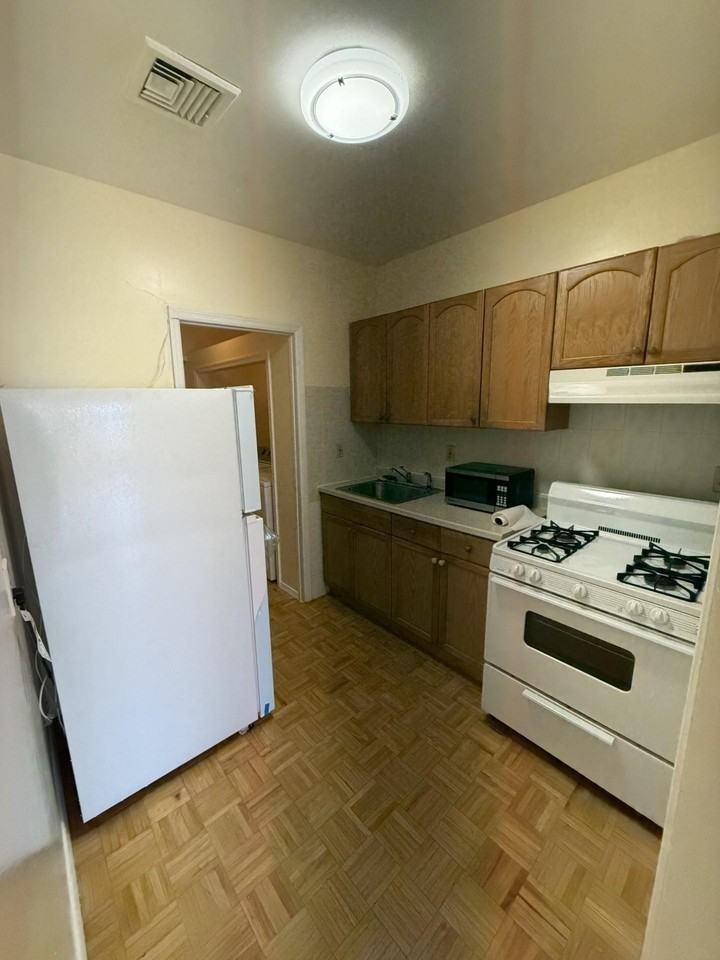 348 Grove St - Photo 6 of 17