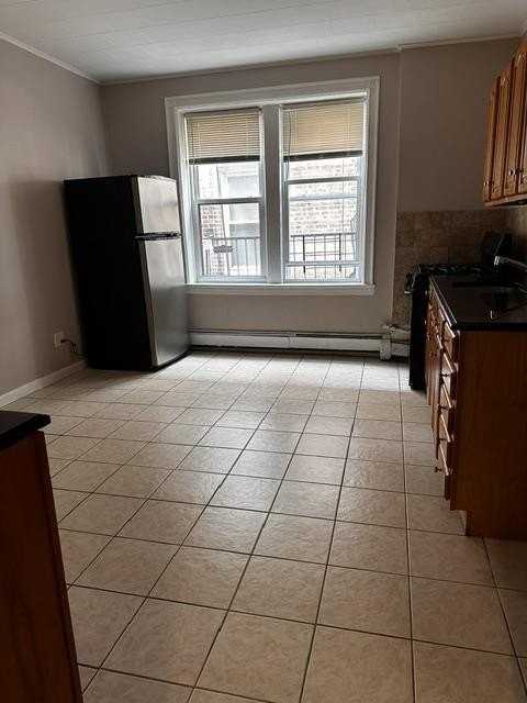 3537 E 19th St - Photo 3 of 9