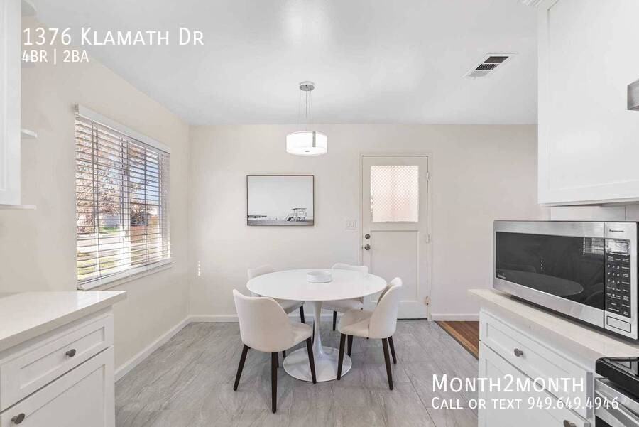 1376 Klamath Dr - Photo 7 of 47