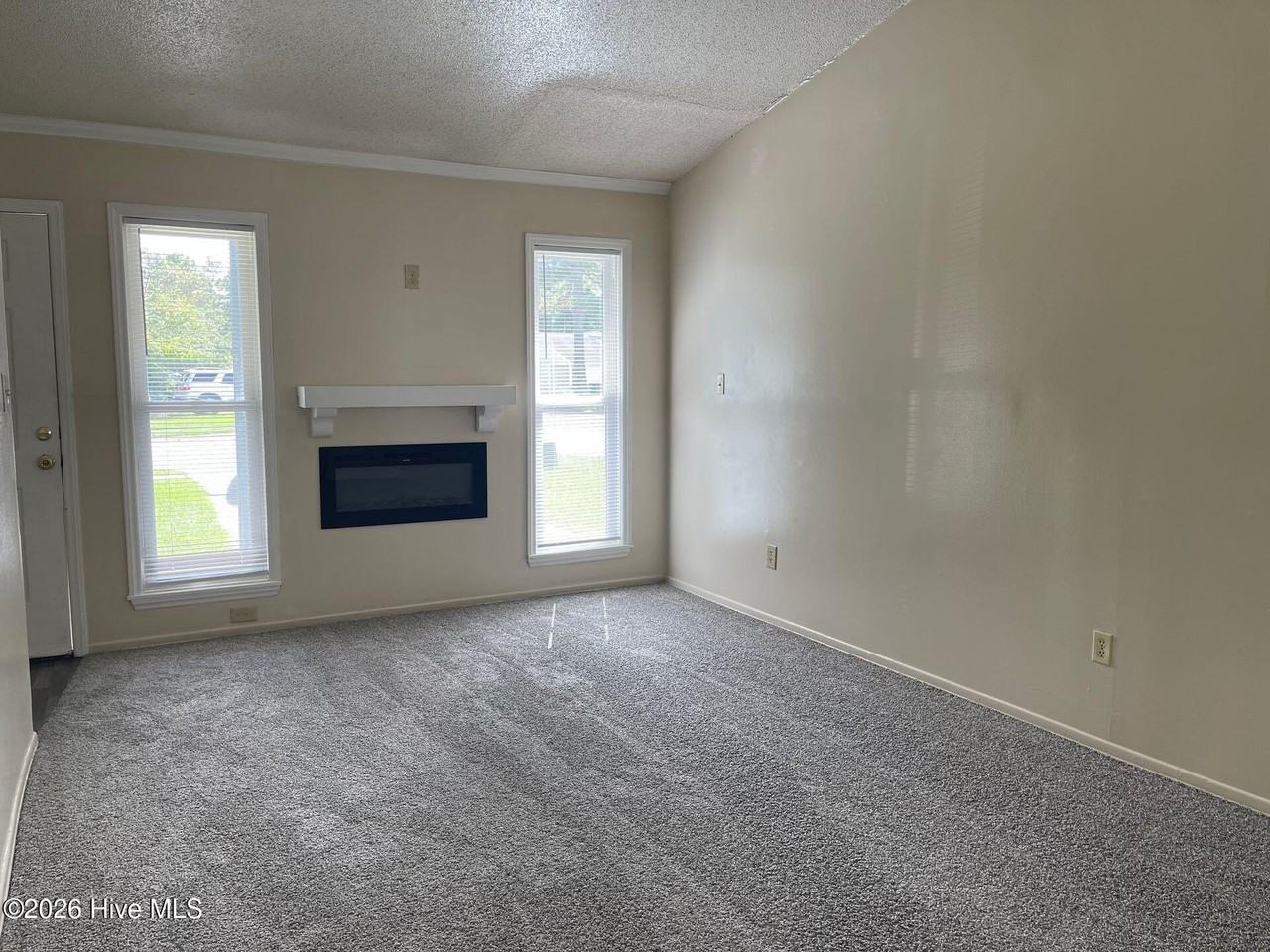 133 Village Cir - Photo 2 of 7